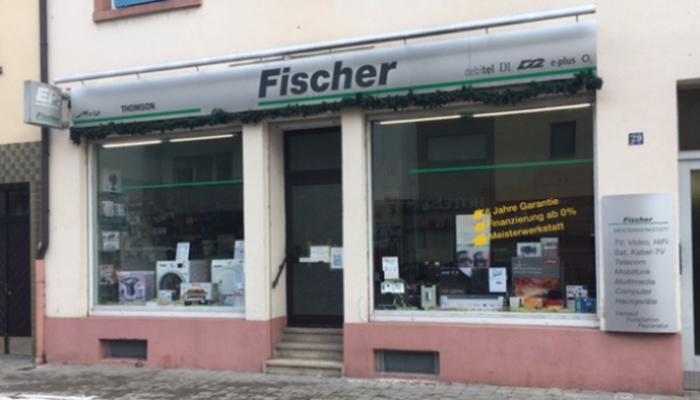 Fischer GMBH Eingangstür und Schaufenster