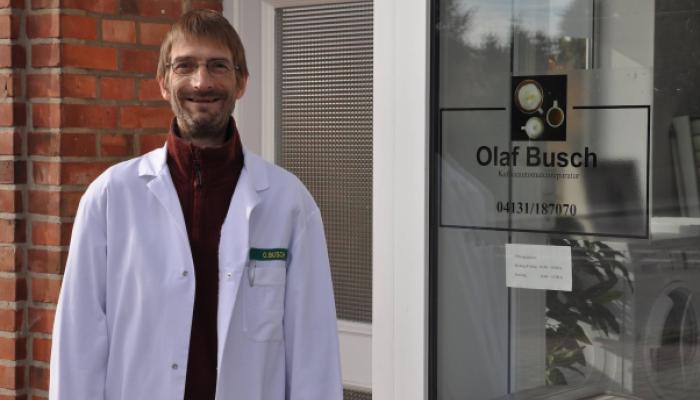 Olaf Busch vor seinem Laden