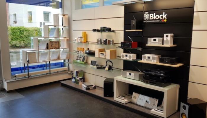 Wenzl Ausstellung Radios
